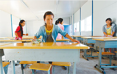 灾区学校图片:鲁甸灾区按期开学