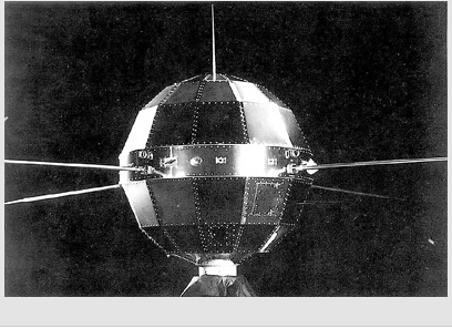 第一颗人造卫星发射成功（新中国成就档案）