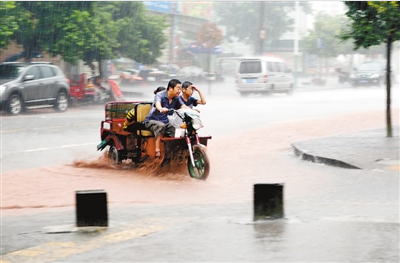 水位干流图片:多地遭强降雨袭击