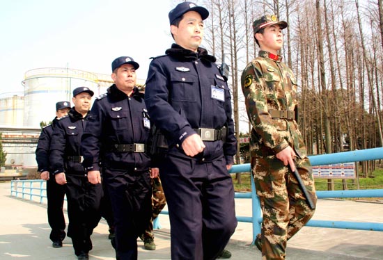 仪征南京图片:江苏仪征：军警民启动“两会”安保联防机制
