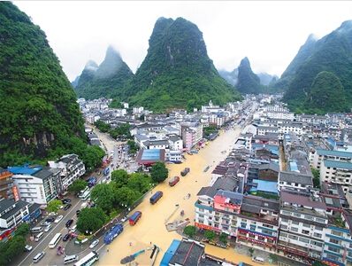 暴雨致广西阳朔大面积停电