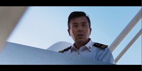 电影《红海行动》中，李响出演的商船船长火了