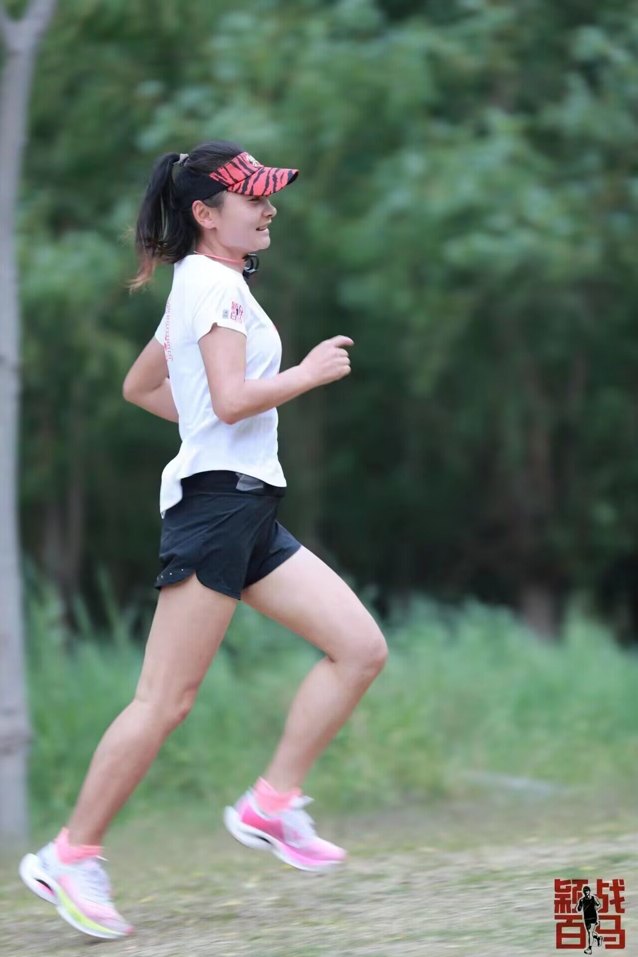 大理籍半程马拉松女子组成绩出炉“高脚虫”陈红芝夺冠